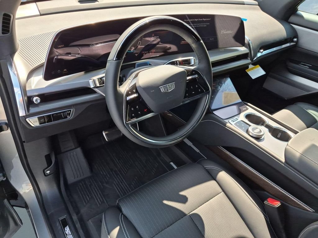 New 2027 Cadillac Vistiq Sport w/ LPO, Floor Liner Package AWD/4WD image 6