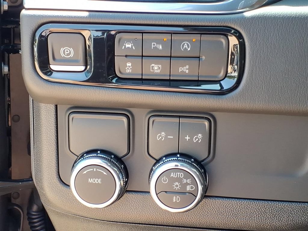 New 2026 GMC Yukon XL Denali w/ Sun & Power Step Package RWD image 18