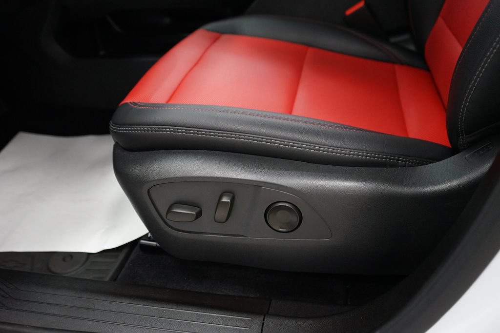 Used 2024 Chevrolet Equinox EV RS FWD image 33