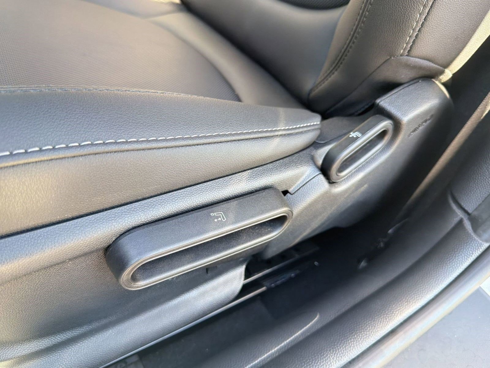 Used 2024 MINI Cooper SE image 14