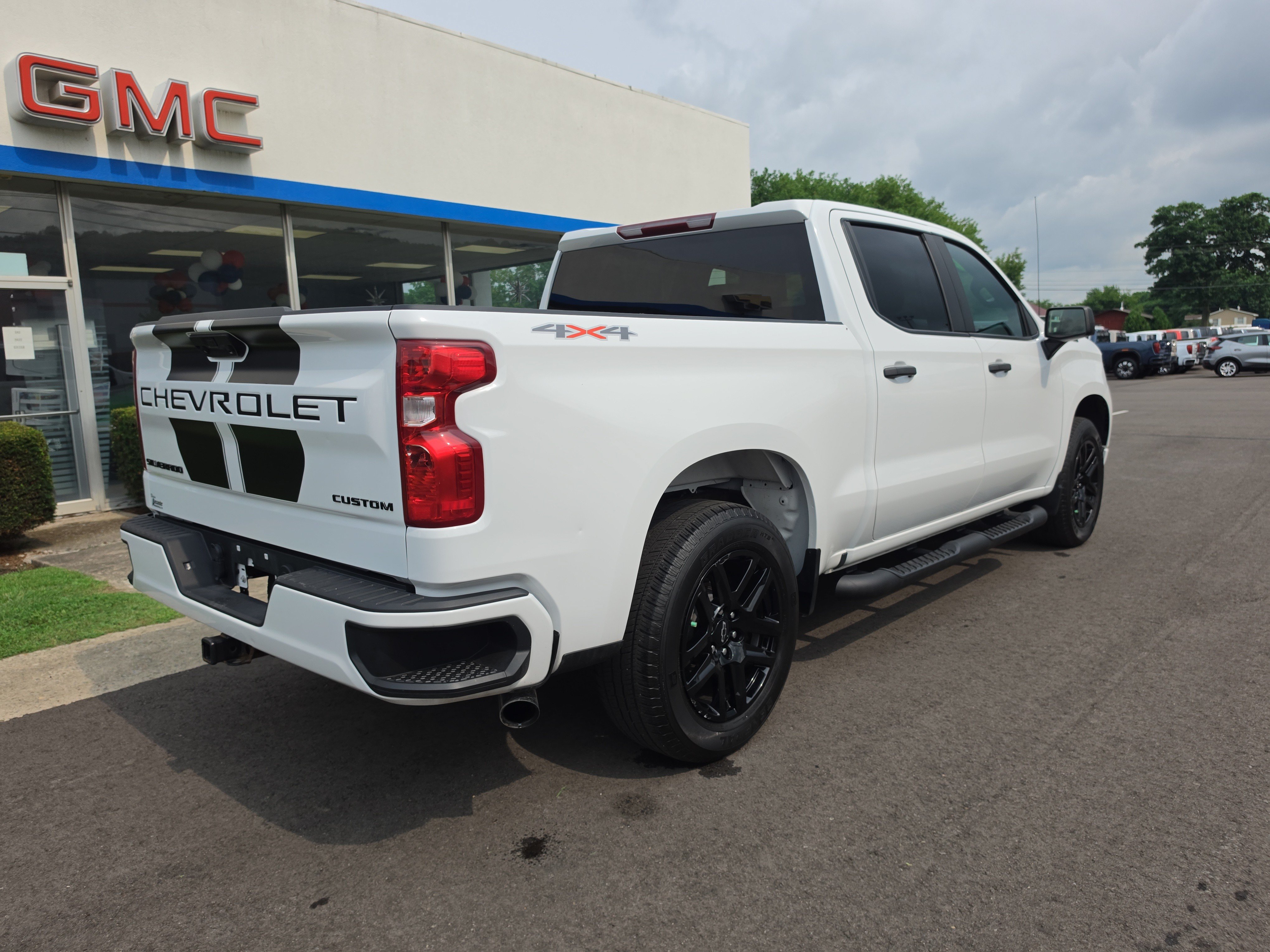 Used 2023 Chevrolet Silverado 1500 Custom w/ Rally Edition AWD/4WD image 3