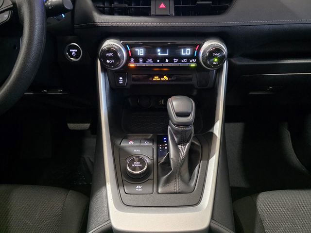 Used 2025 Toyota RAV4 XLE AWD/4WD image 20