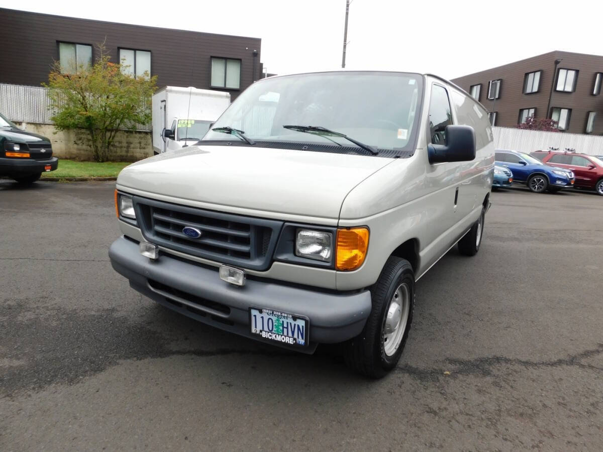 Used 2006 Ford E-150 and Econoline 150 RWD image 4