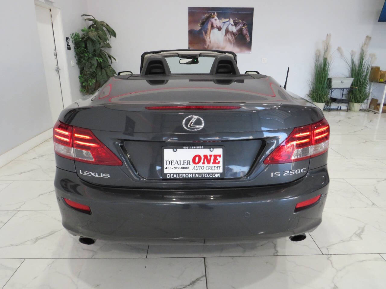 Used 2010 Lexus IS 250C image 8
