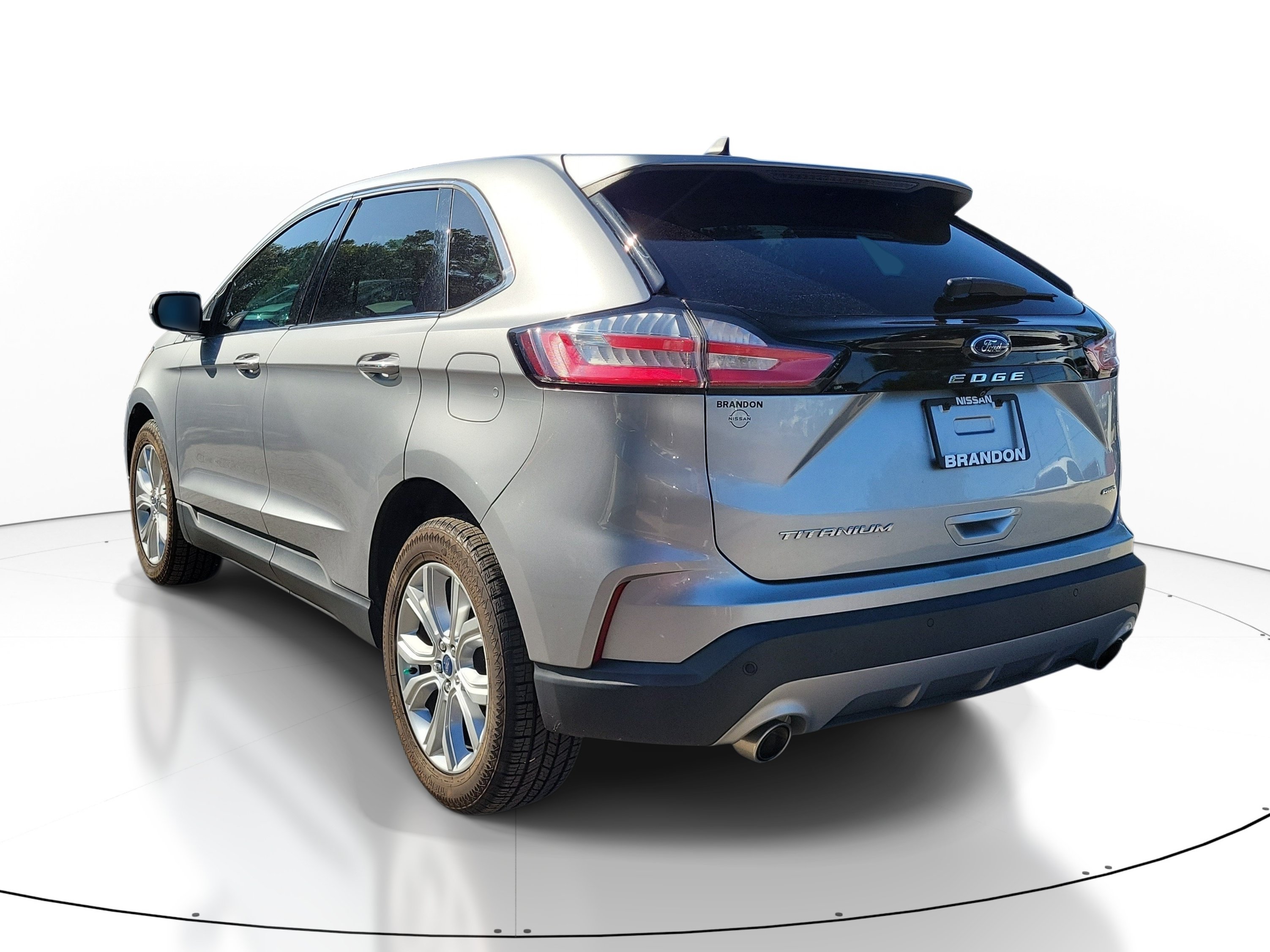 Used 2022 Ford Edge Titanium AWD/4WD image 5