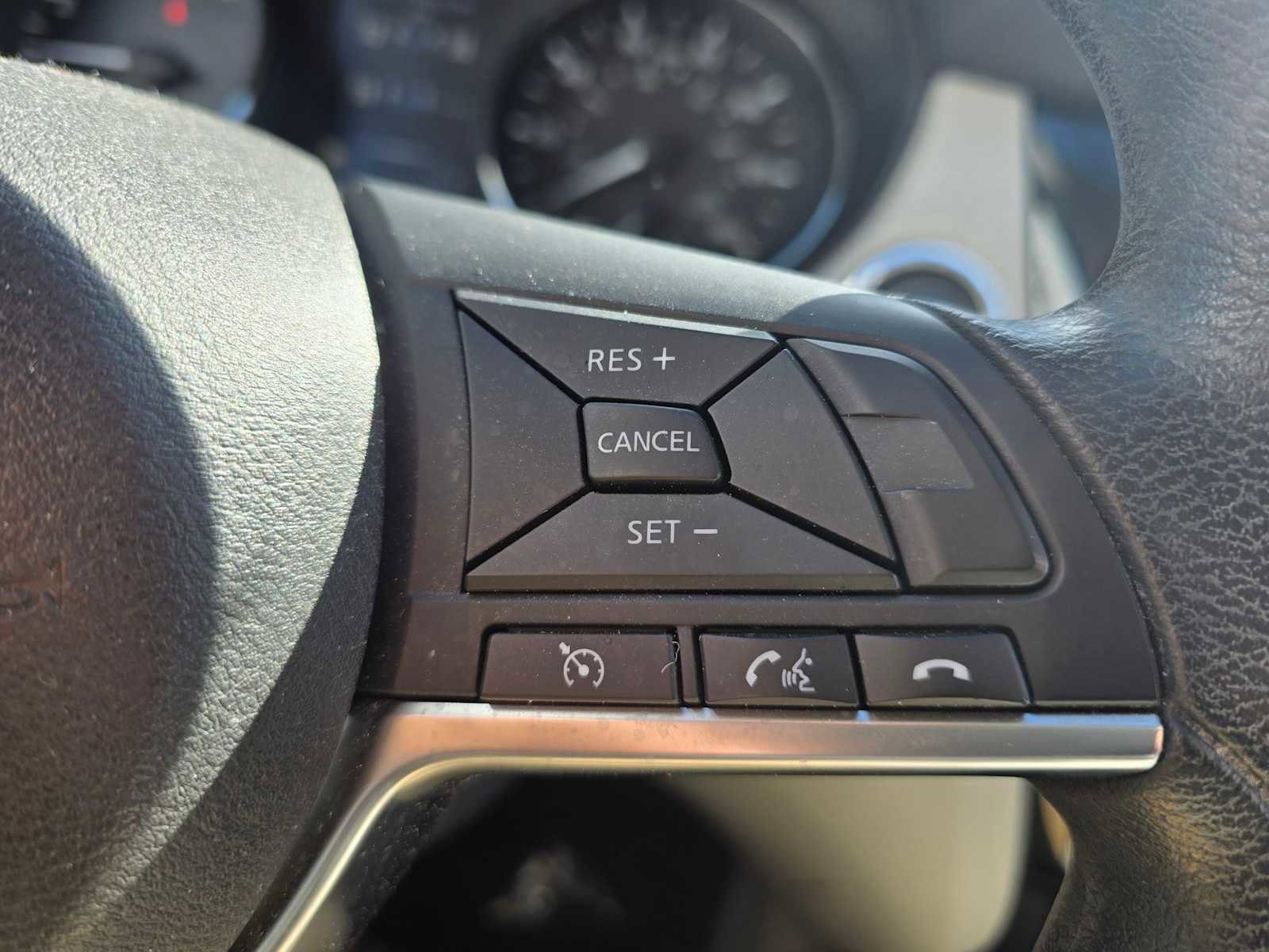 Used 2018 Nissan Rogue Sport SV image 30