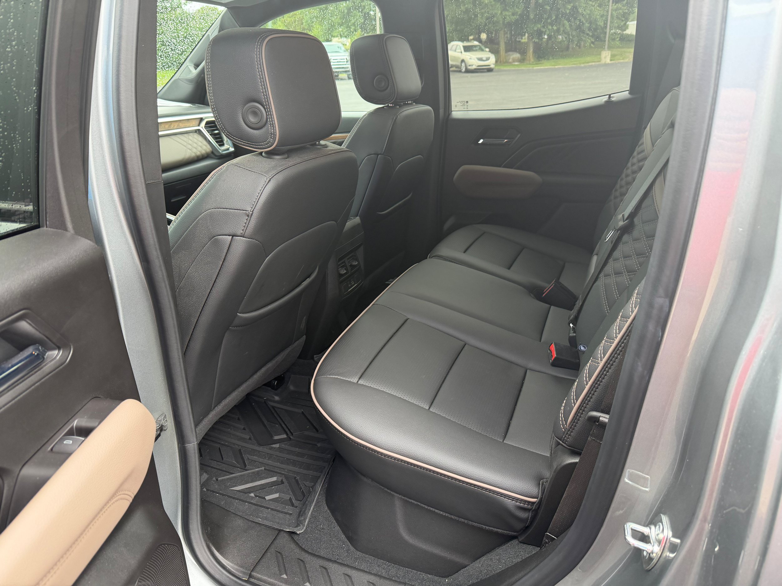 Used 2025 GMC Canyon Denali AWD/4WD image 21