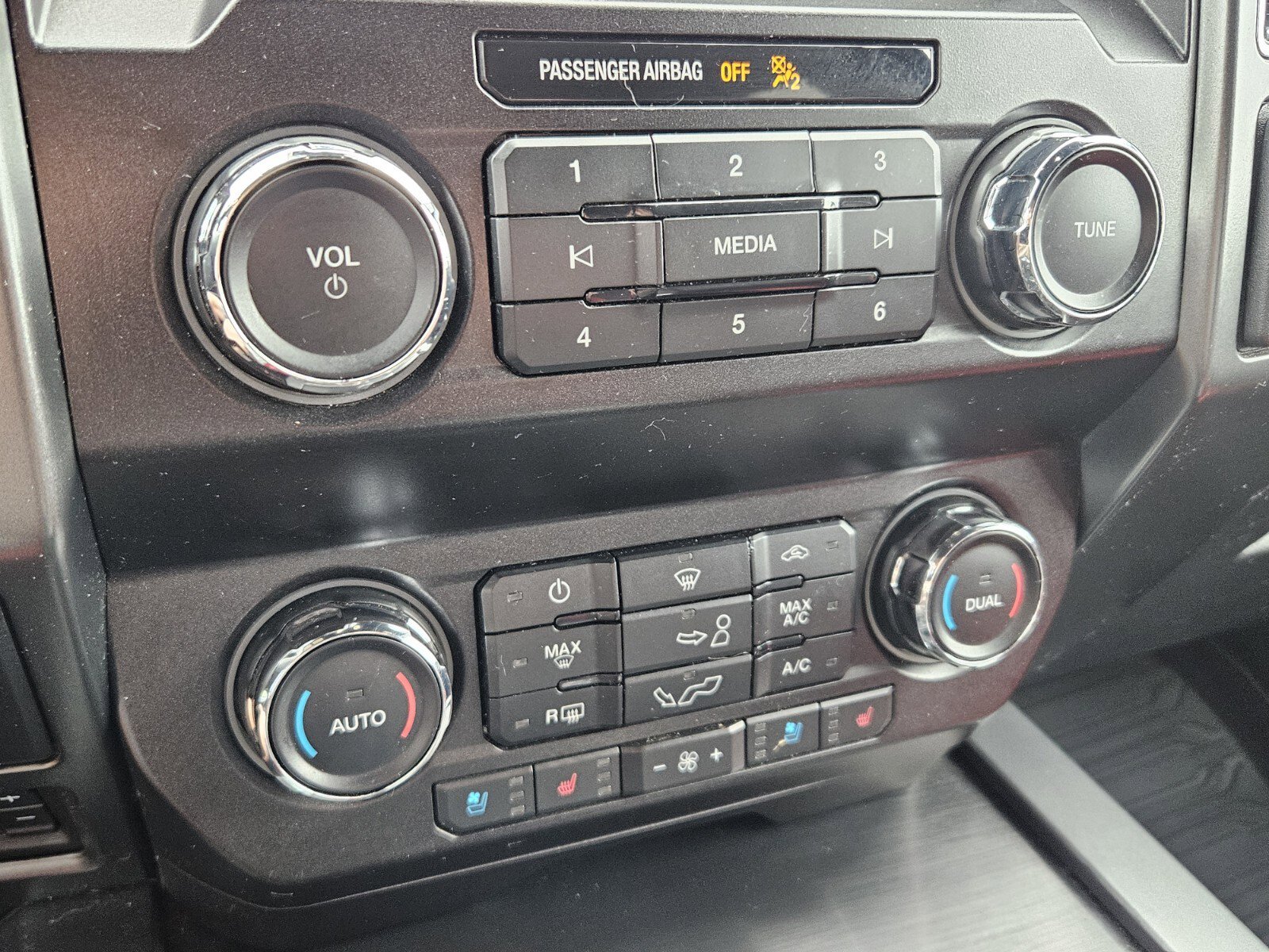 Used 2019 Ford F150 Lariat image 14