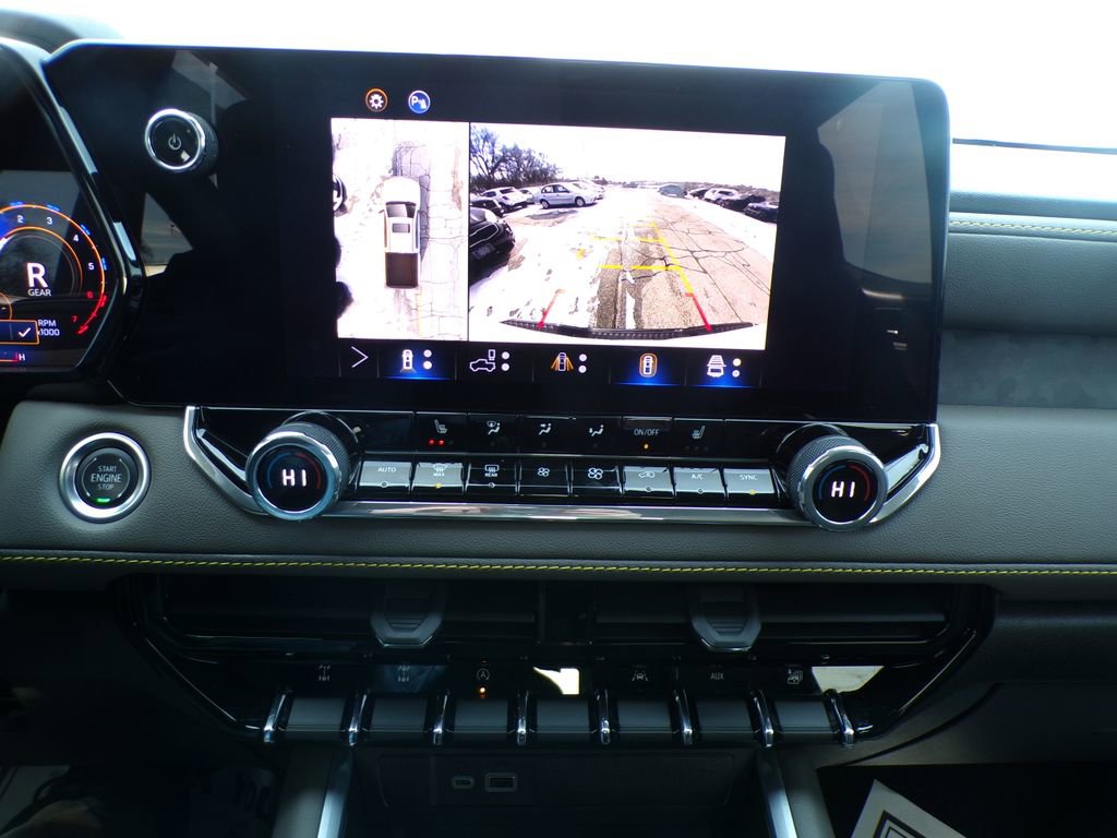 Used 2024 Chevrolet Colorado ZR2 w/ Technology Package AWD/4WD image 27