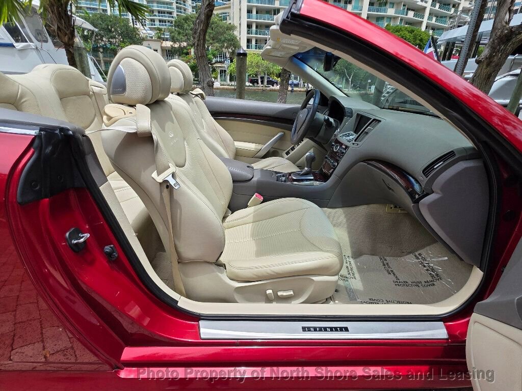 Used 2014 INFINITI Q60 Convertible w/ Premium Package RWD image 23