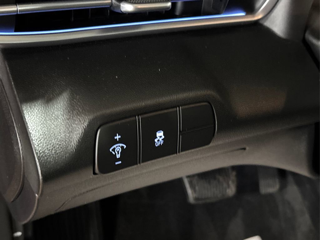 Used 2024 Hyundai Elantra SEL image 35