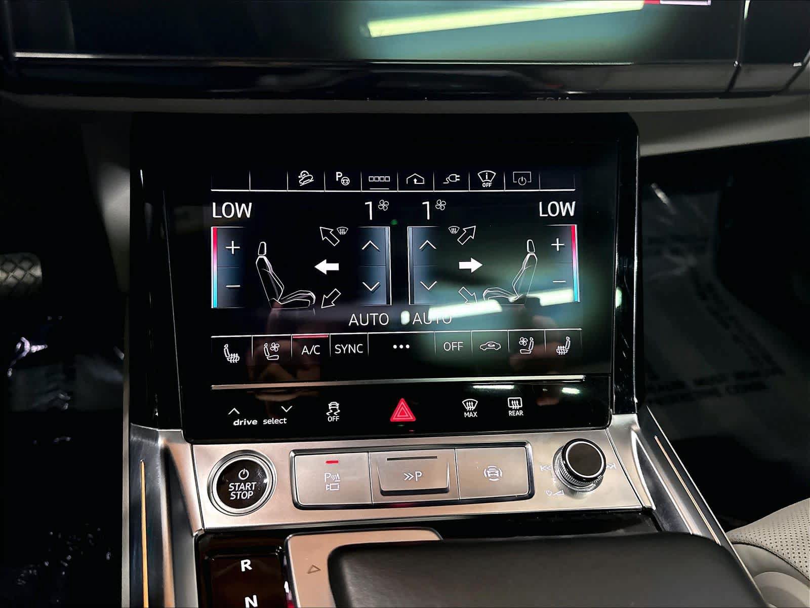 Used 2024 Audi Q8 e-tron Premium Plus AWD/4WD image 33