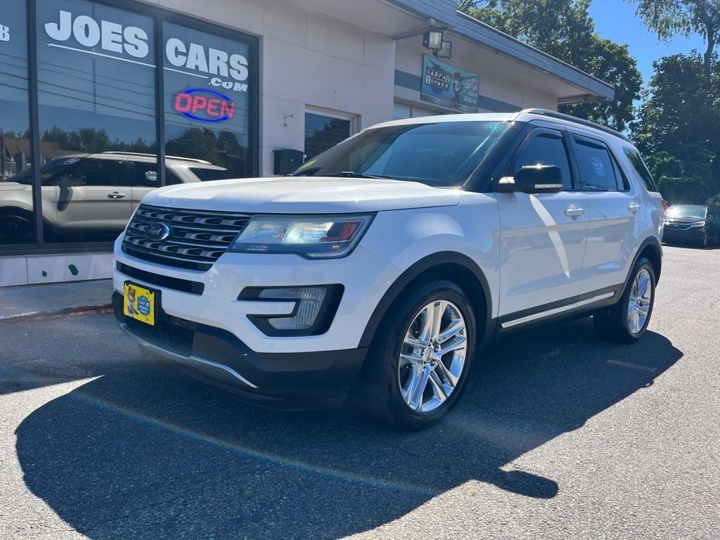 Used 2017 Ford Explorer XLT w/ Equipment Group 202A AWD/4WD image 5