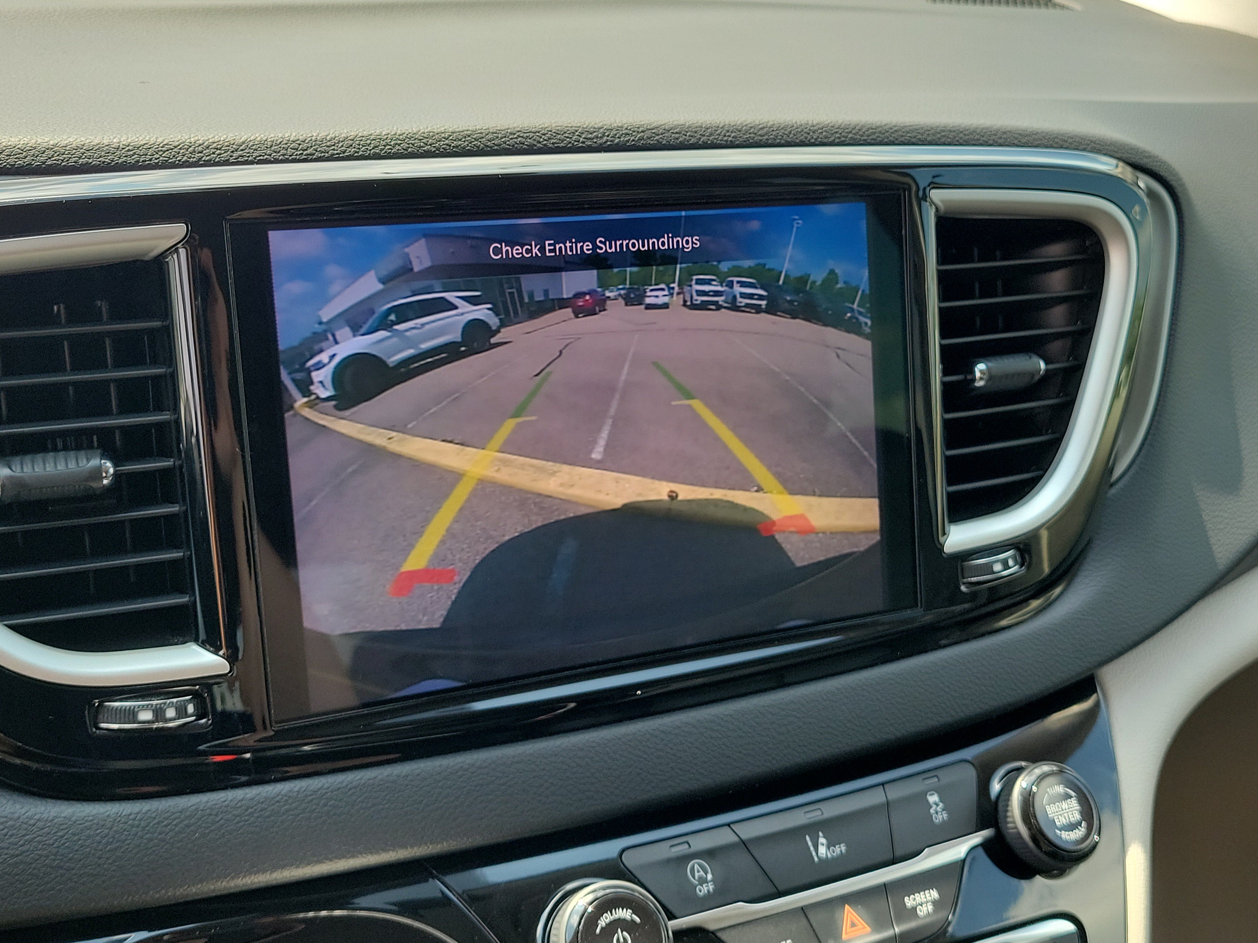 Used 2022 Chrysler Pacifica Touring-L FWD image 25