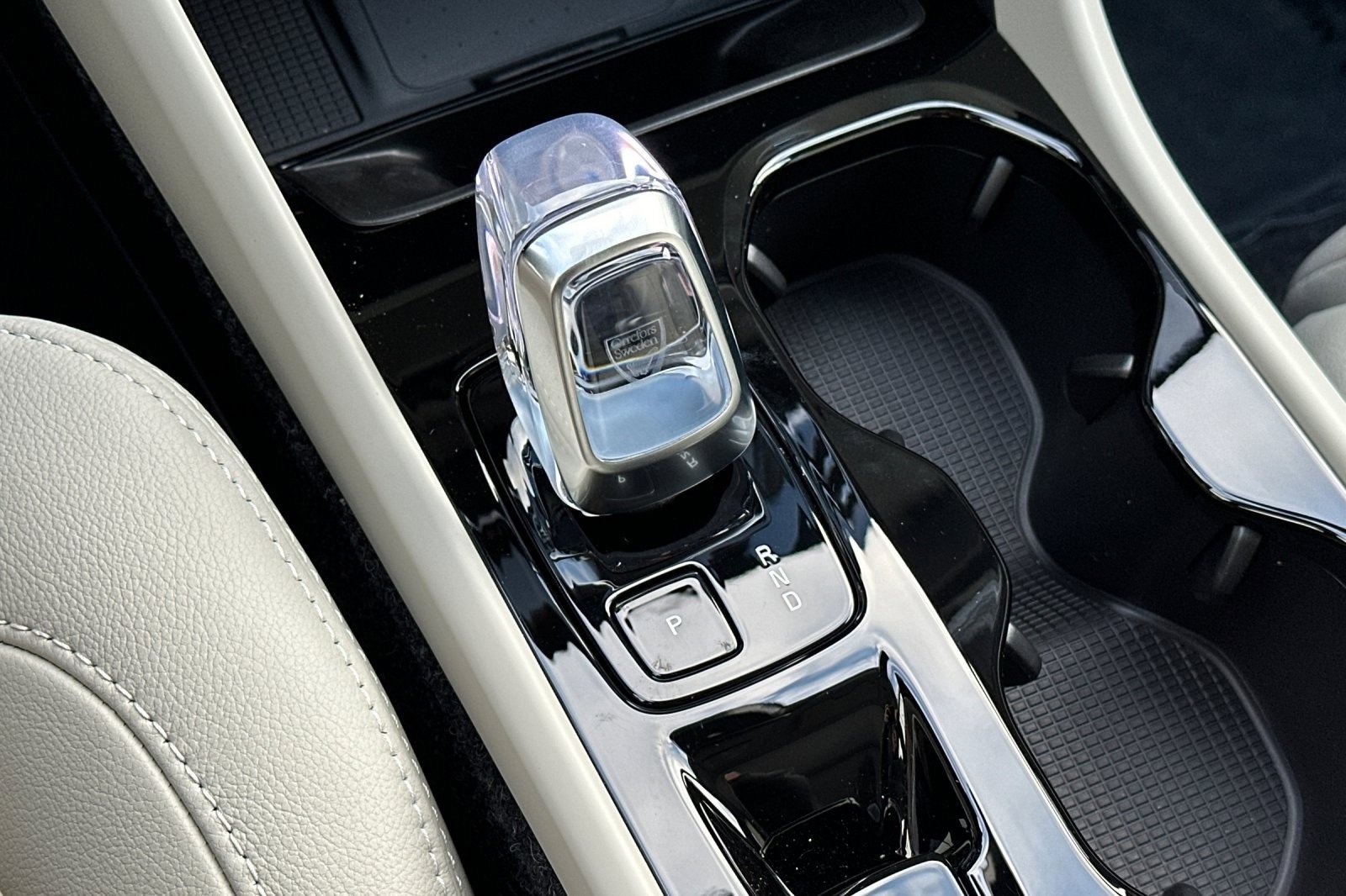 New 2026 Volvo XC40 B5 Plus w/ Protection Package Premier image 24