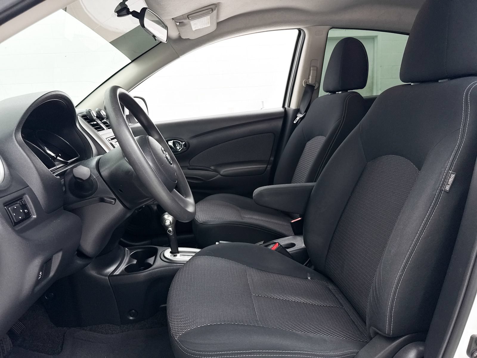 Used 2014 Nissan Versa SV FWD image 13
