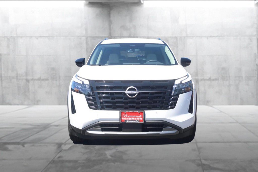 New 2026 Nissan Pathfinder SL image 4