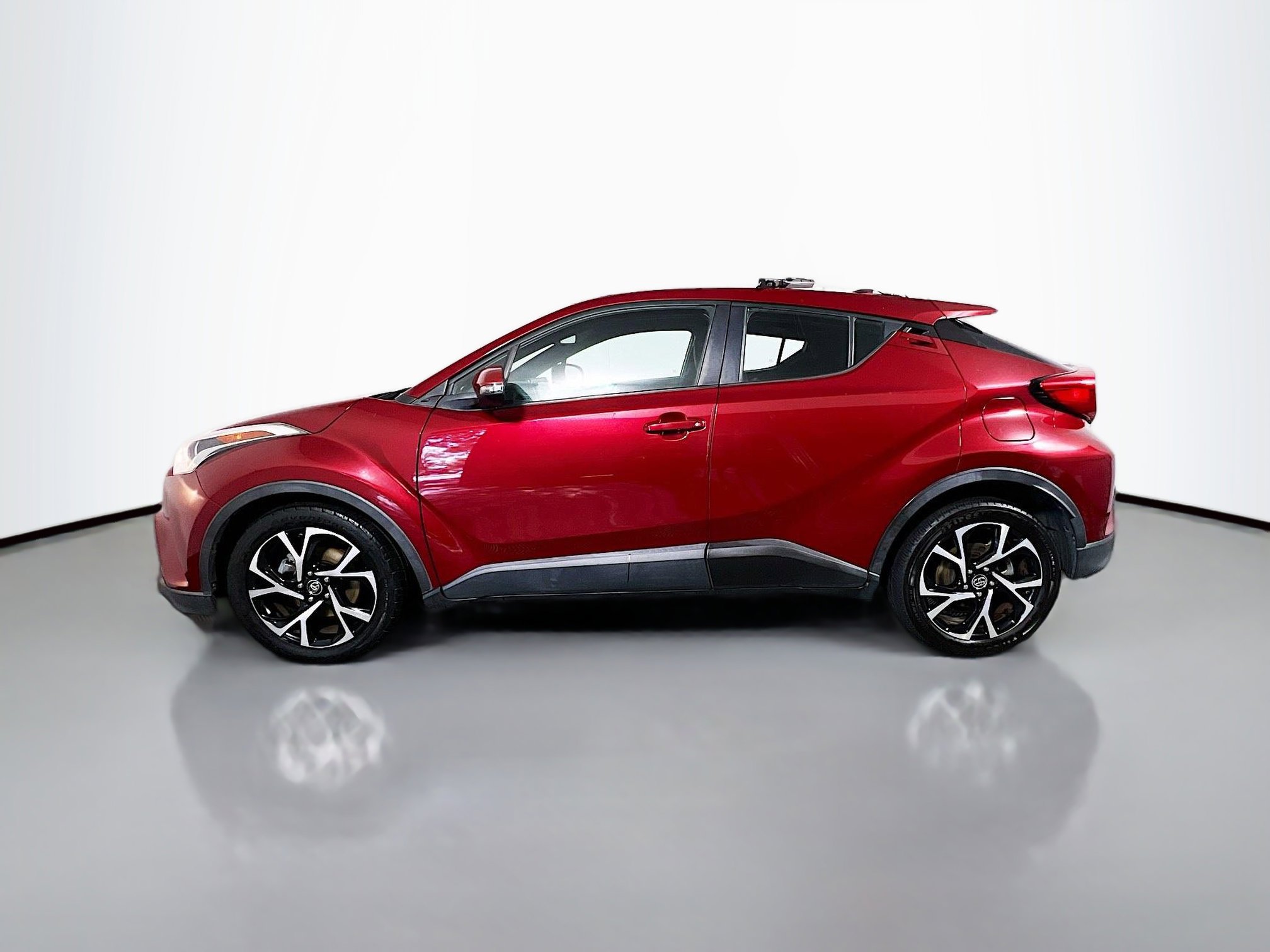 Used 2018 Toyota C-HR XLE image 9