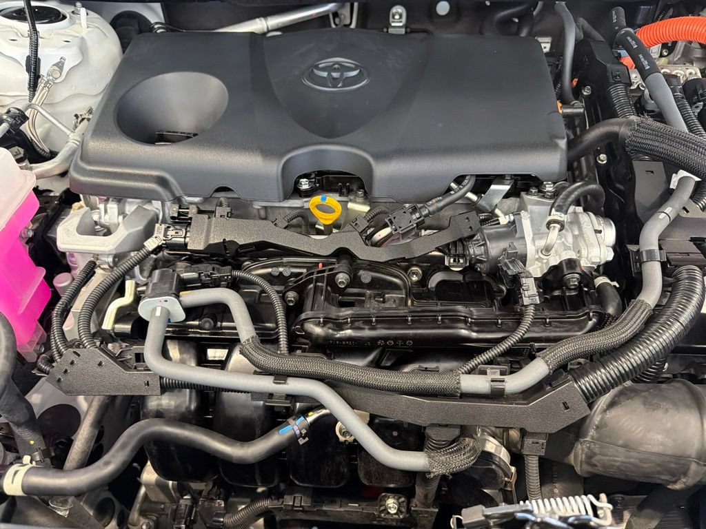 Certified 2025 Toyota RAV4 LE AWD/4WD image 32