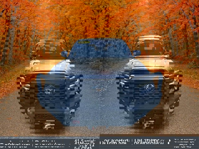 Used 2021 Toyota Tacoma TRD Off-Road image 2