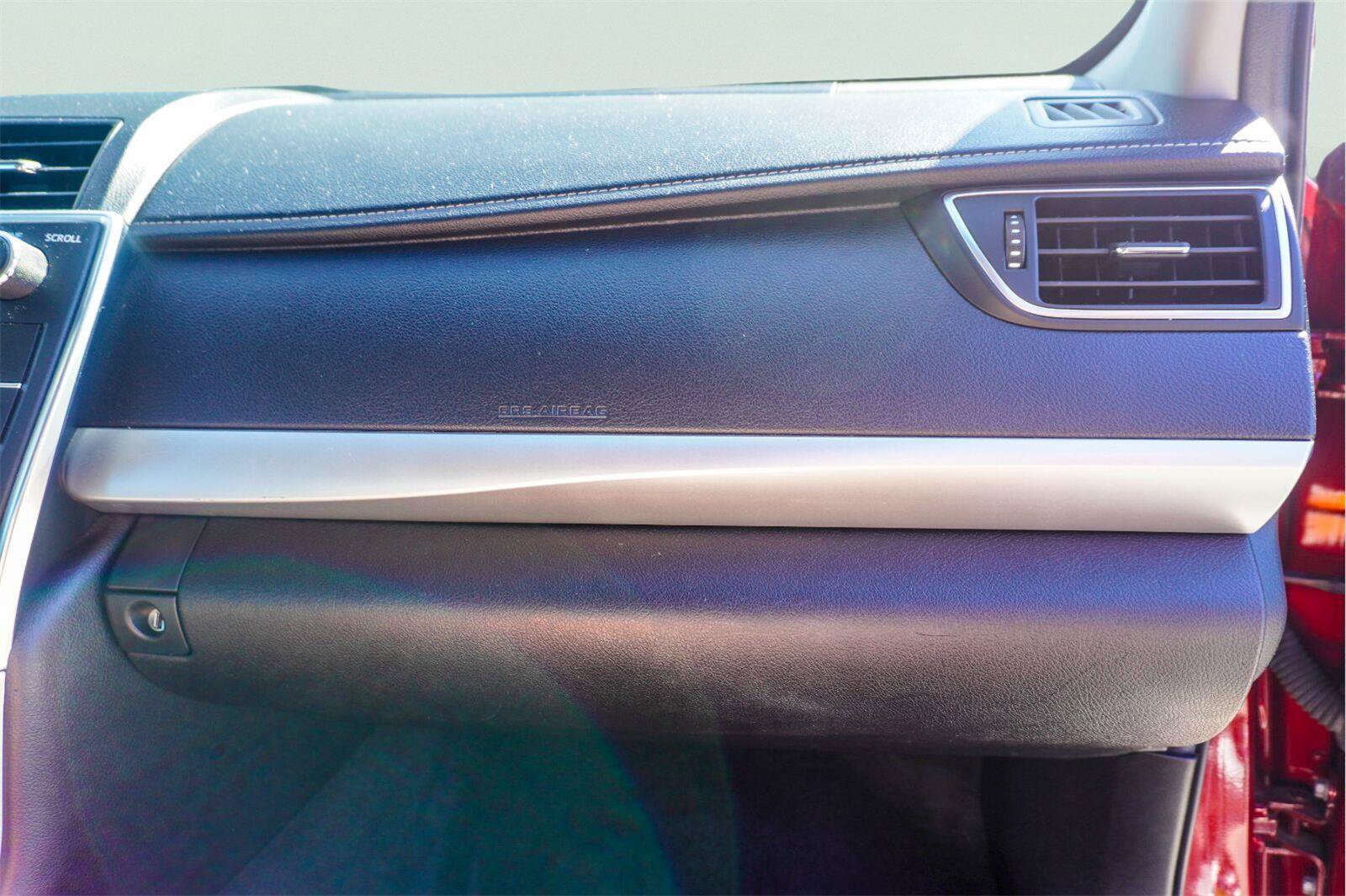 Used 2017 Toyota Camry XSE FWD image 16