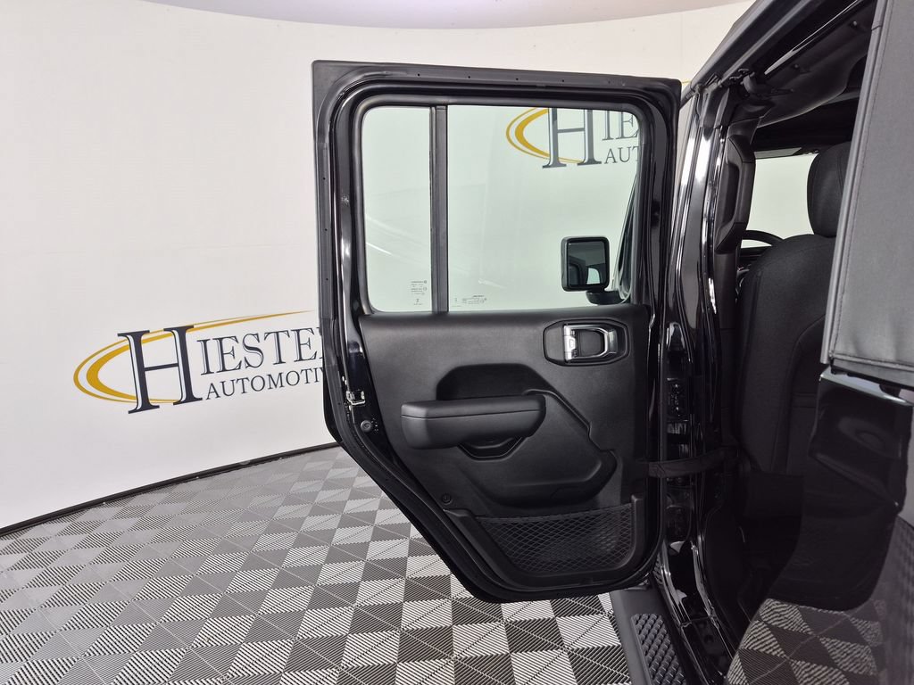 Used 2025 Jeep Gladiator Sport AWD/4WD image 26