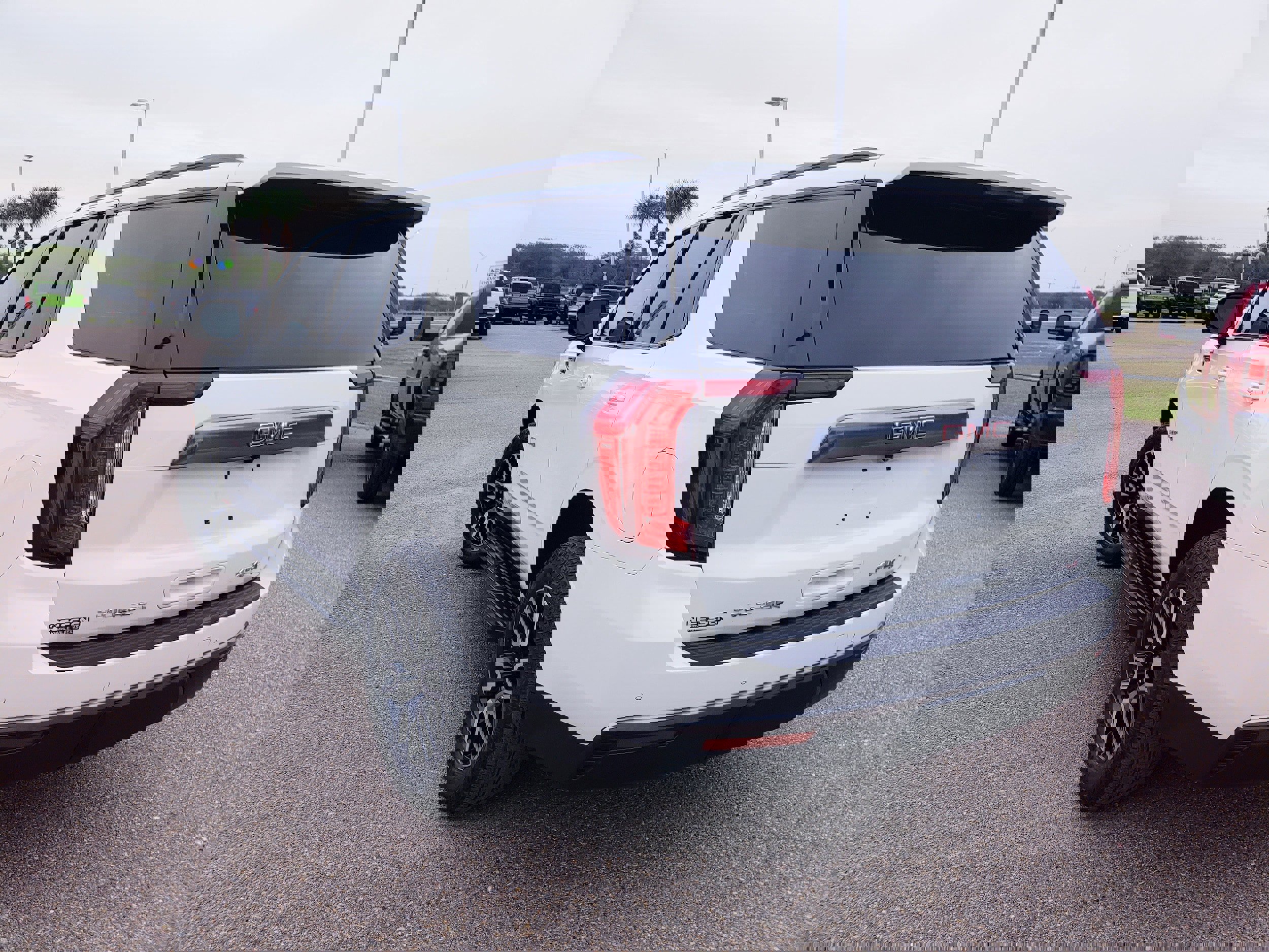 Used 2024 GMC Yukon AT4 w/ Technology Package image 5