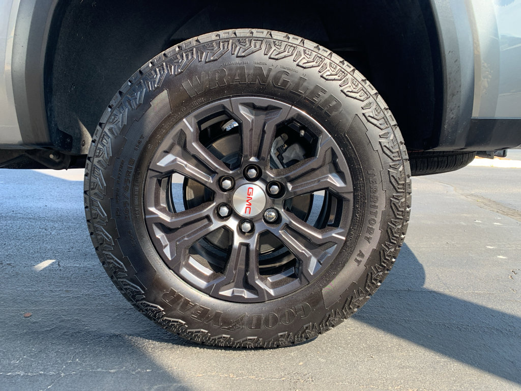 Used 2024 GMC Canyon Elevation w/ Convenience Package image 32