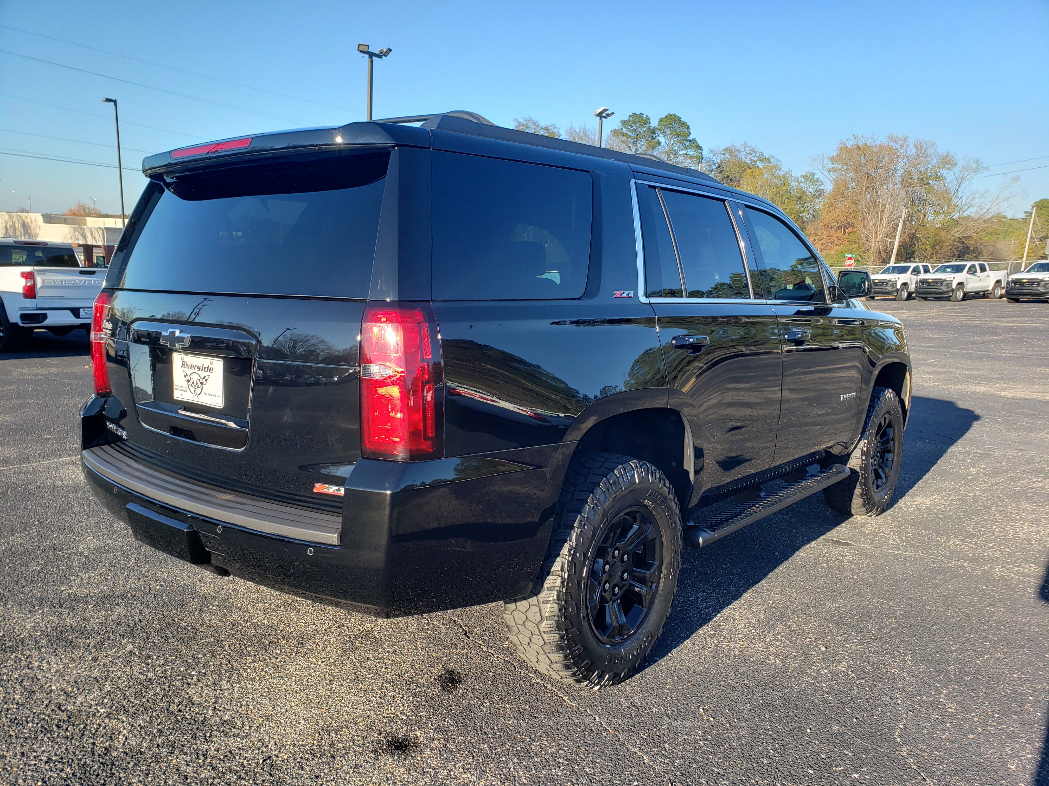 Used 2019 Chevrolet Tahoe LT image 3