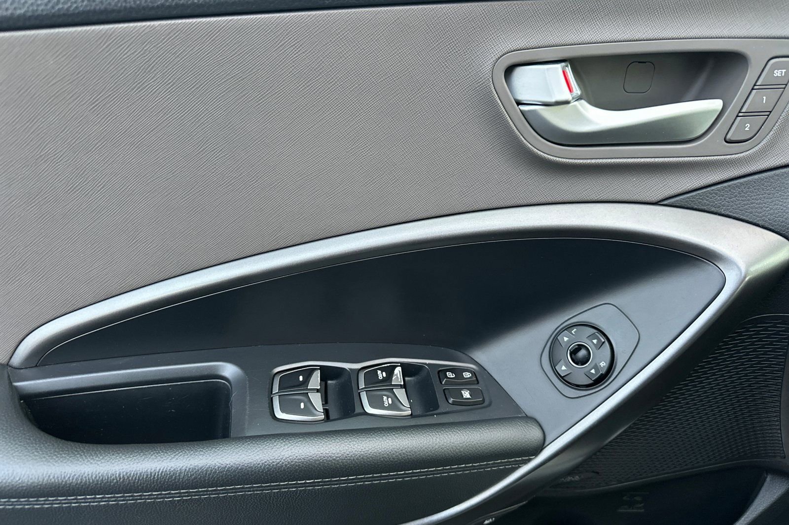 Used 2017 Hyundai Santa Fe Sport image 12