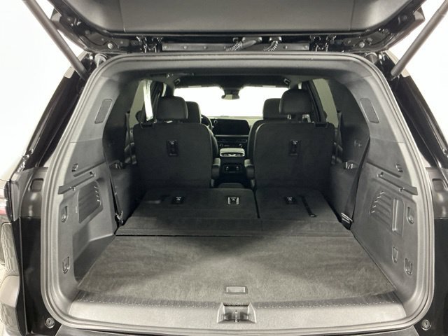 Used 2025 Chevrolet Traverse LT FWD image 29