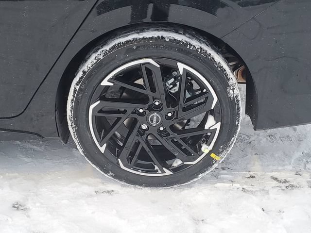 New 2026 Nissan Sentra SR w/ SR Premium Package FWD image 33