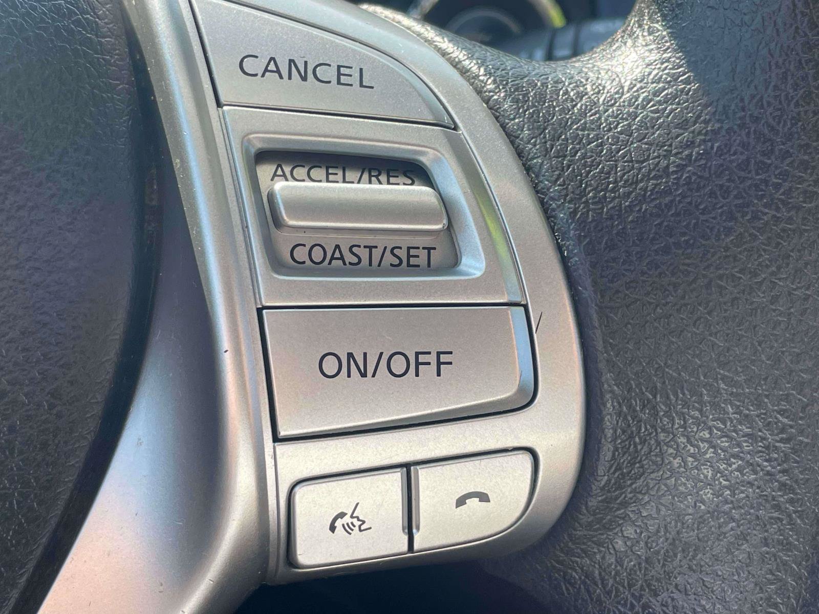 Used 2015 Nissan Rogue SV FWD image 19
