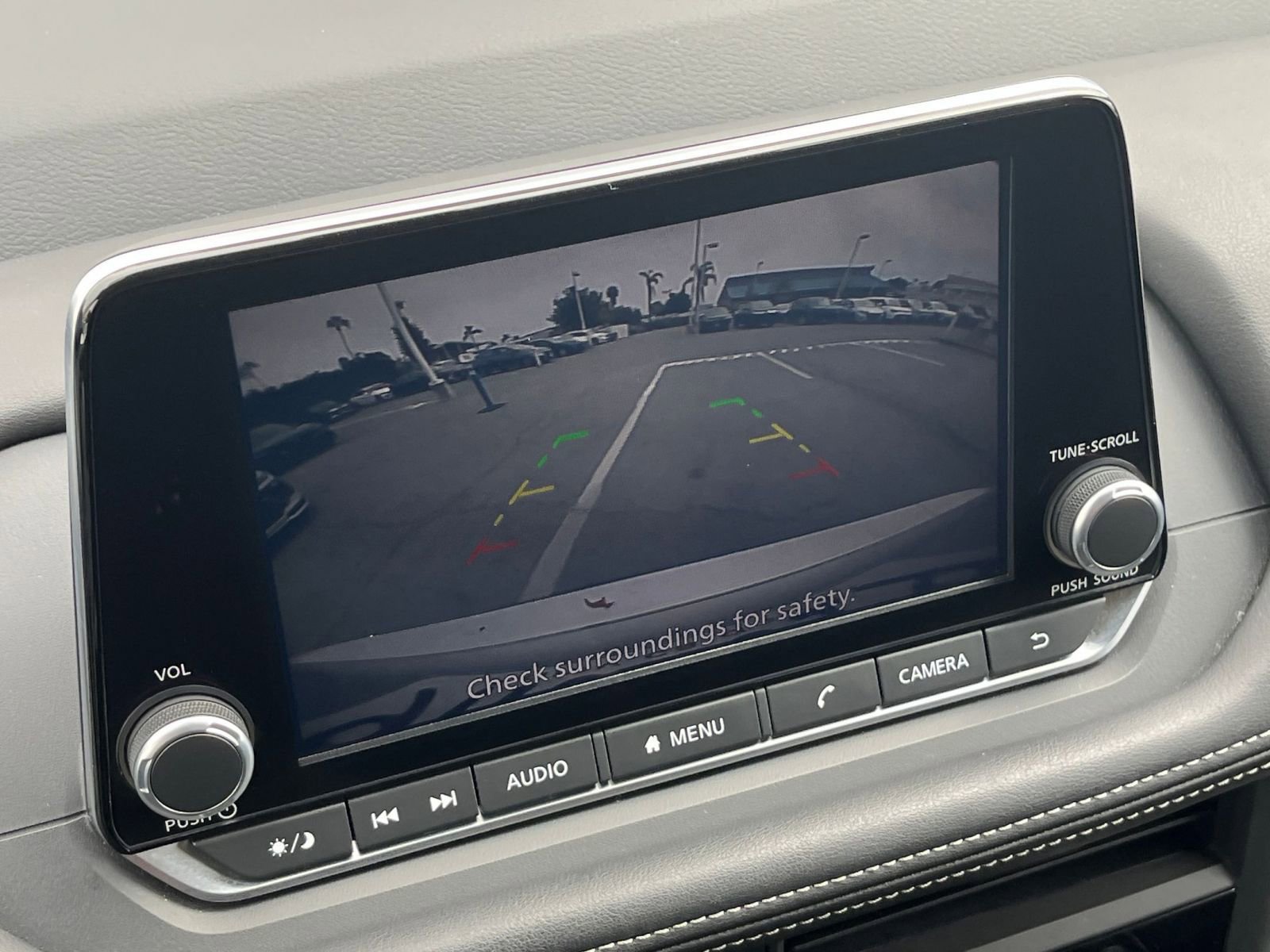 Used 2025 Nissan Rogue SV FWD image 25