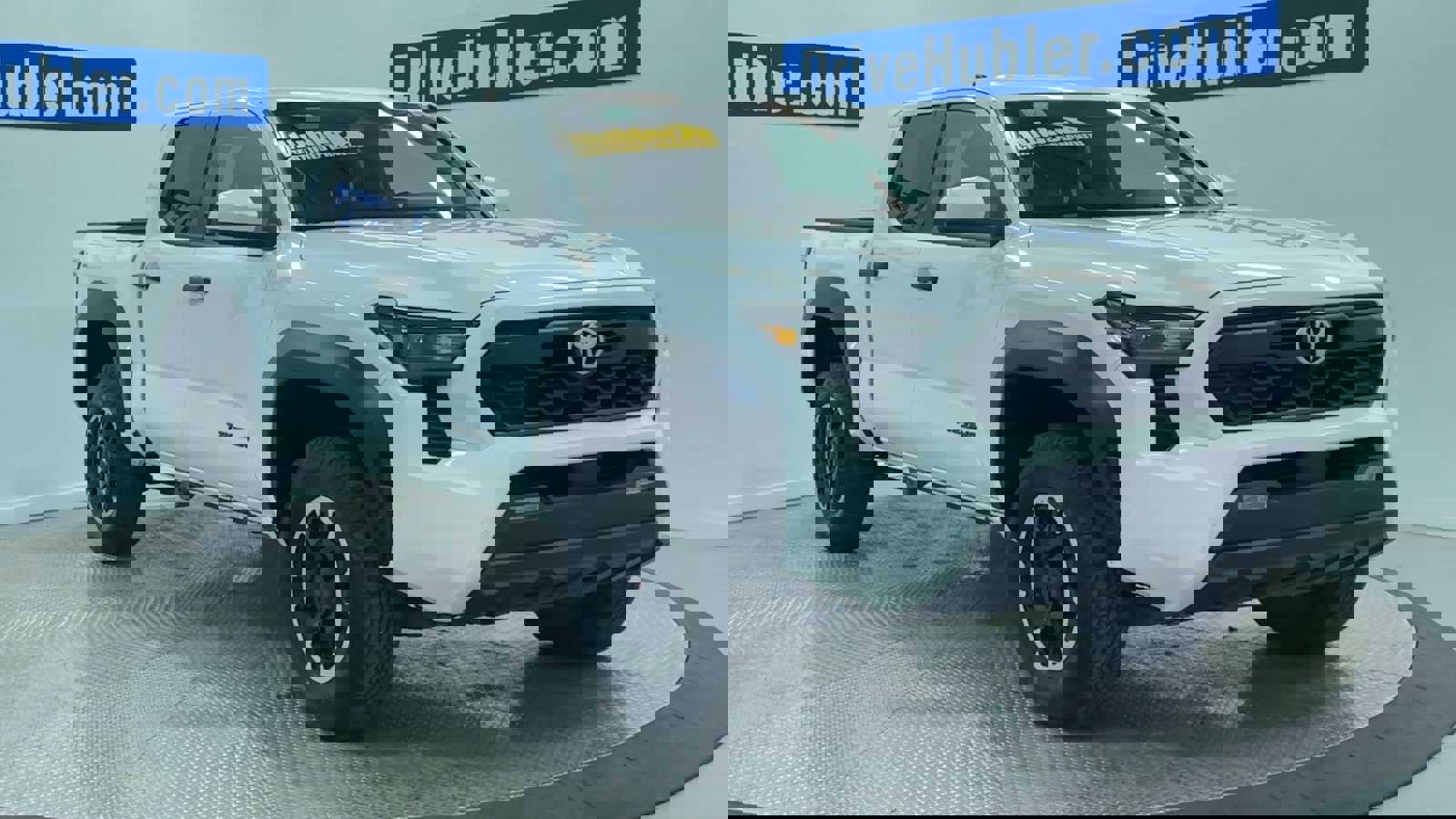 Used 2024 Toyota Tacoma TRD Off-Road image 2