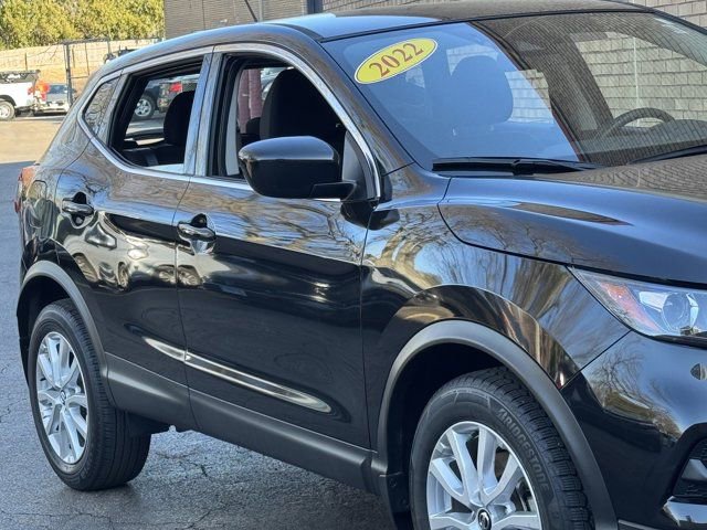 Used 2022 Nissan Rogue Sport S image 4
