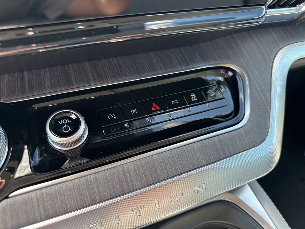 New 2025 Ford Expedition Platinum w/ Platinum Ultimate Package image 32