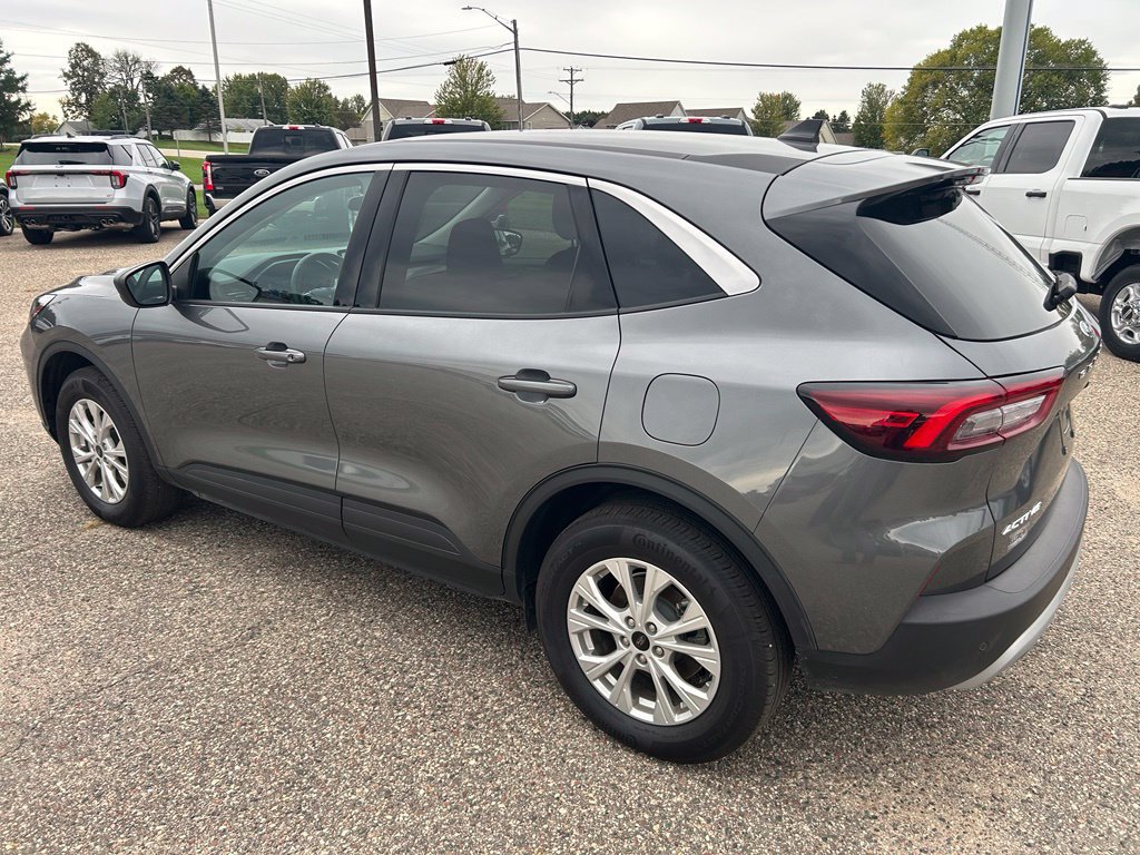 Used 2024 Ford Escape Active w/ Tech Pack #1 AWD/4WD image 5