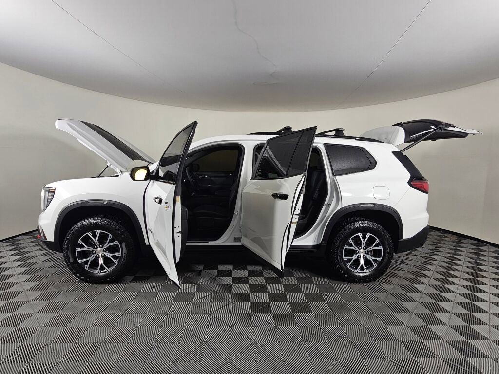 Used 2025 GMC Acadia AT4 image 16