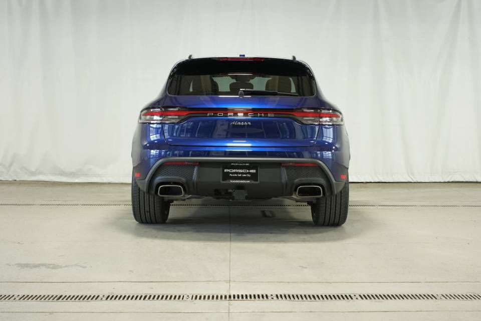 Certified 2026 Porsche Macan AWD/4WD image 6