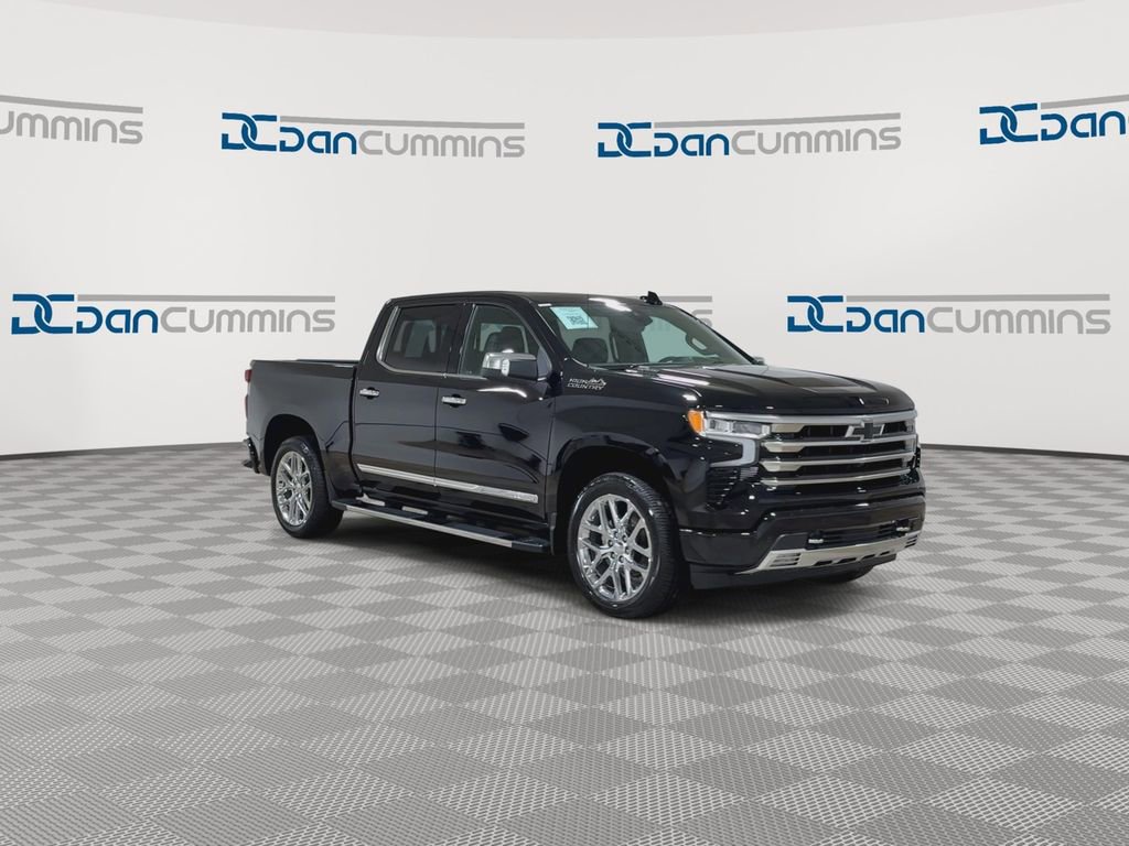 Used 2024 Chevrolet Silverado 1500 High Country w/ Technology Package AWD/4WD image 3
