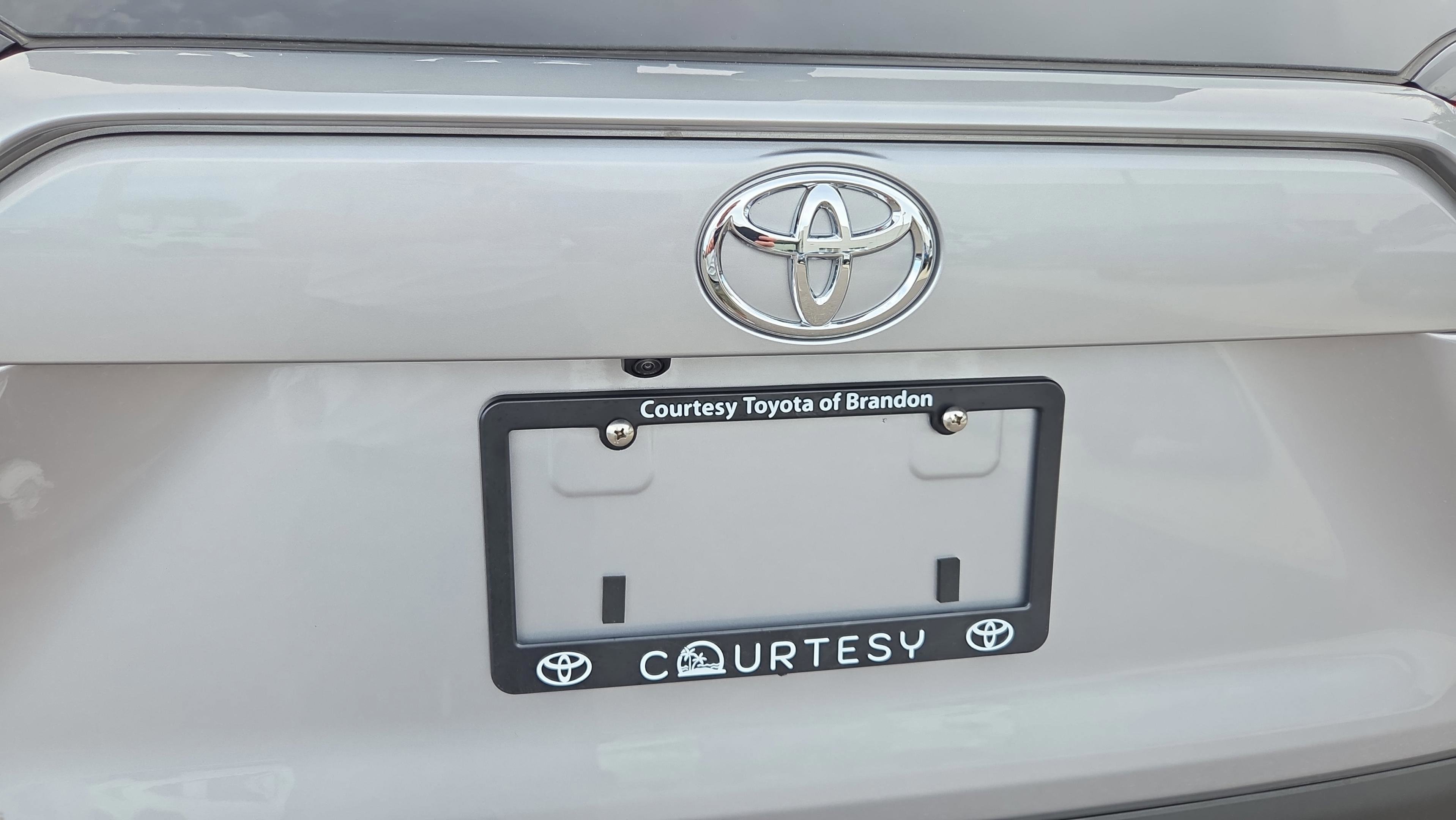 Certified 2025 Toyota RAV4 LE FWD image 27