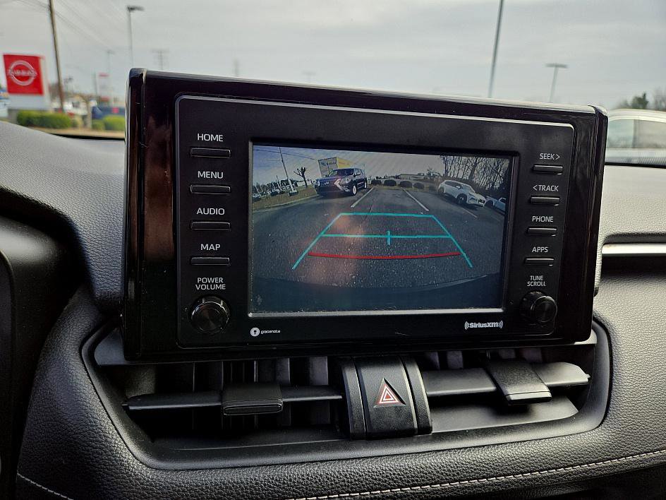 Used 2020 Toyota RAV4 LE image 15