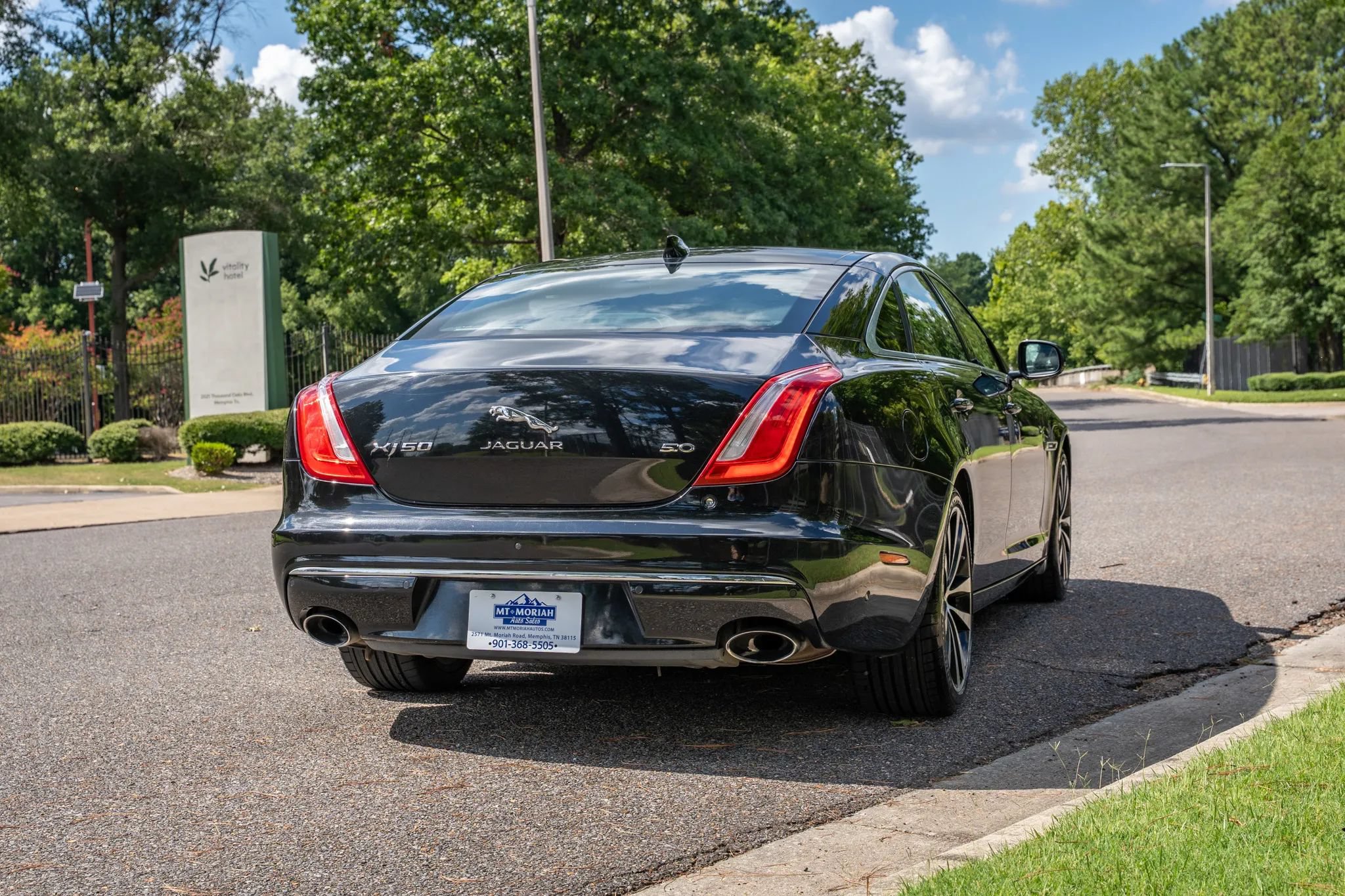 Used 2019 Jaguar XJ L Supercharged RWD image 6