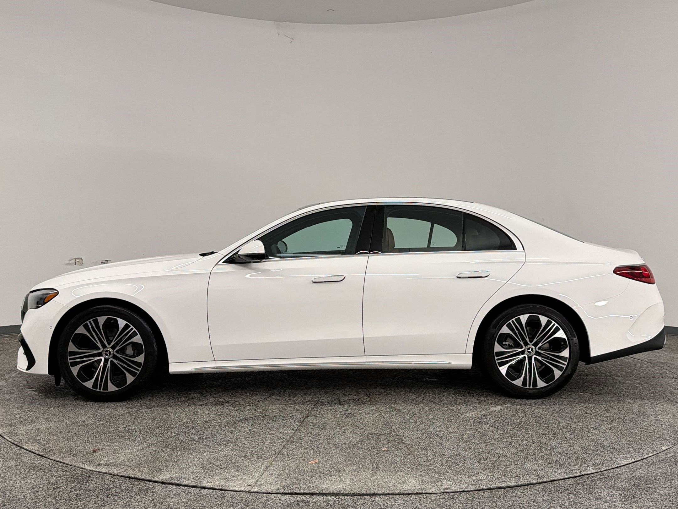 New 2026 Mercedes-Benz E 350 Sedan image 2