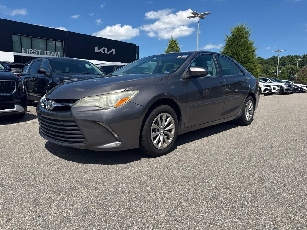 Used 2015 Toyota Camry LE FWD image 2