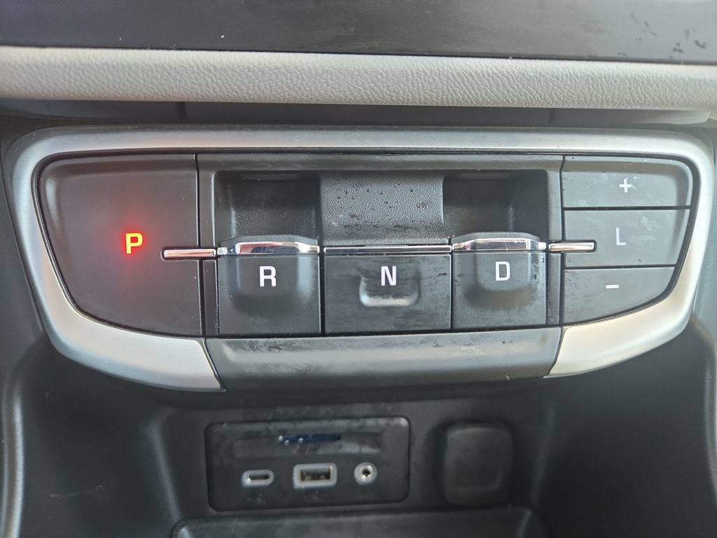 Used 2024 GMC Terrain SLT AWD/4WD image 32