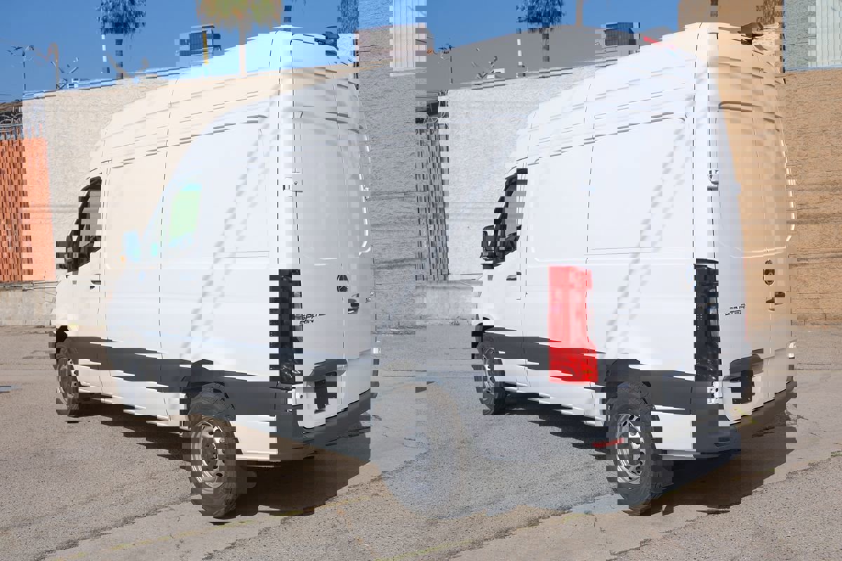 Used 2025 Mercedes-Benz Sprinter 2500 image 3