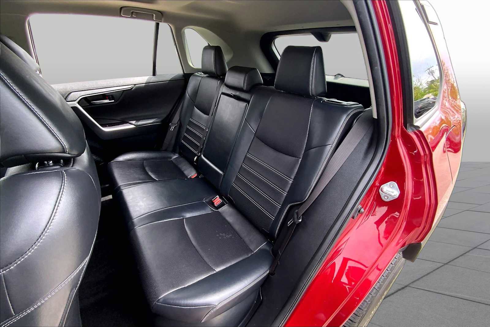 Used 2020 Toyota RAV4 Limited AWD/4WD image 21