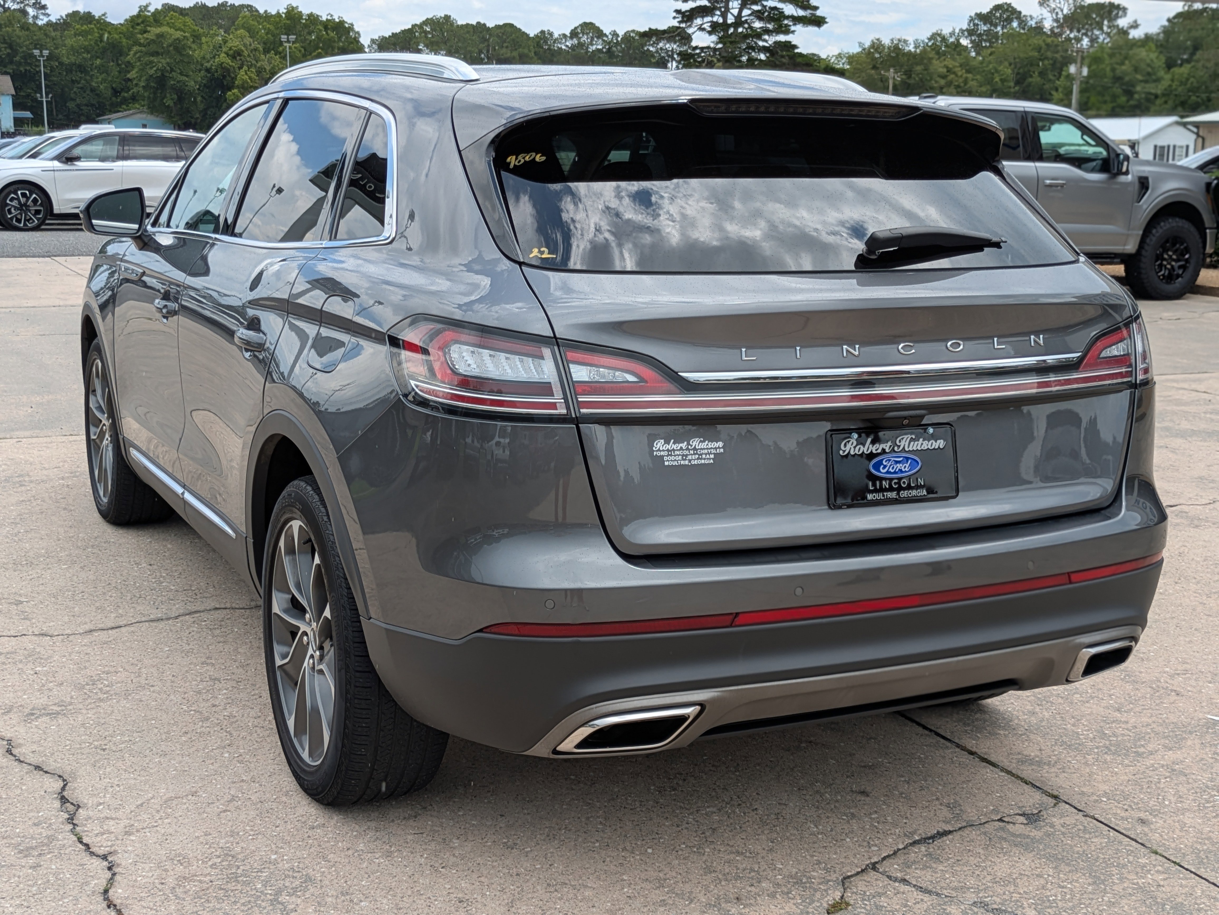 Used 2022 Lincoln Nautilus Reserve w/ Cargo Utility Package image 8